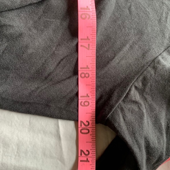 2/$30 NWT Alfred Sung Long Sleeved Tee - Picture 4 of 5